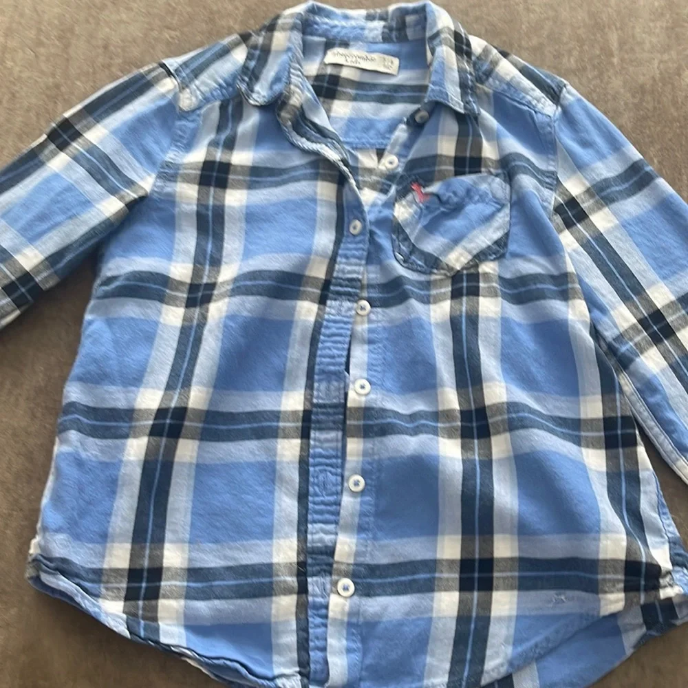 Abercrombie Kids plaid cotton flannel. Color- blue plaid. Size 7/8. Minor tear